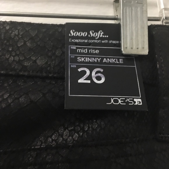 Joe’s so soft Zina snake print ankle pants 26 - Picture 5 of 8